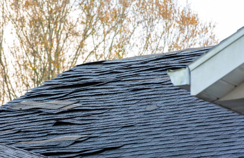 Cover a Damage Roof Temporarily
